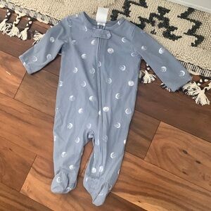 Aden + Anais Footed‎ Onesie Baby Moon. 3-6 months.